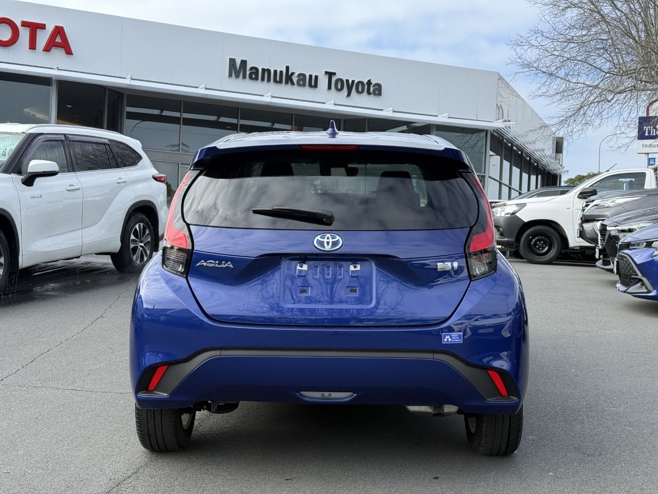 Vehicle image 4
