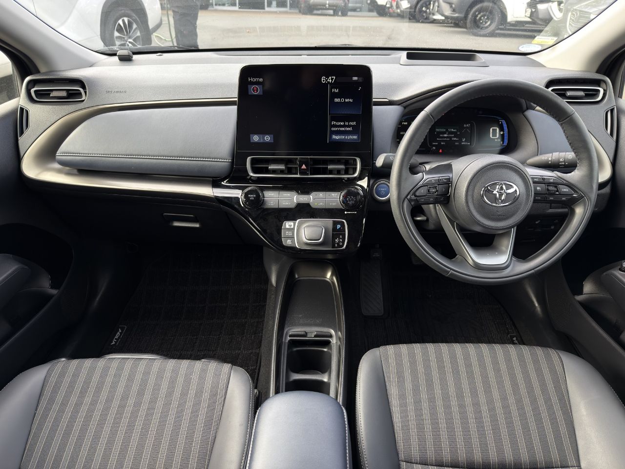 Vehicle image 5