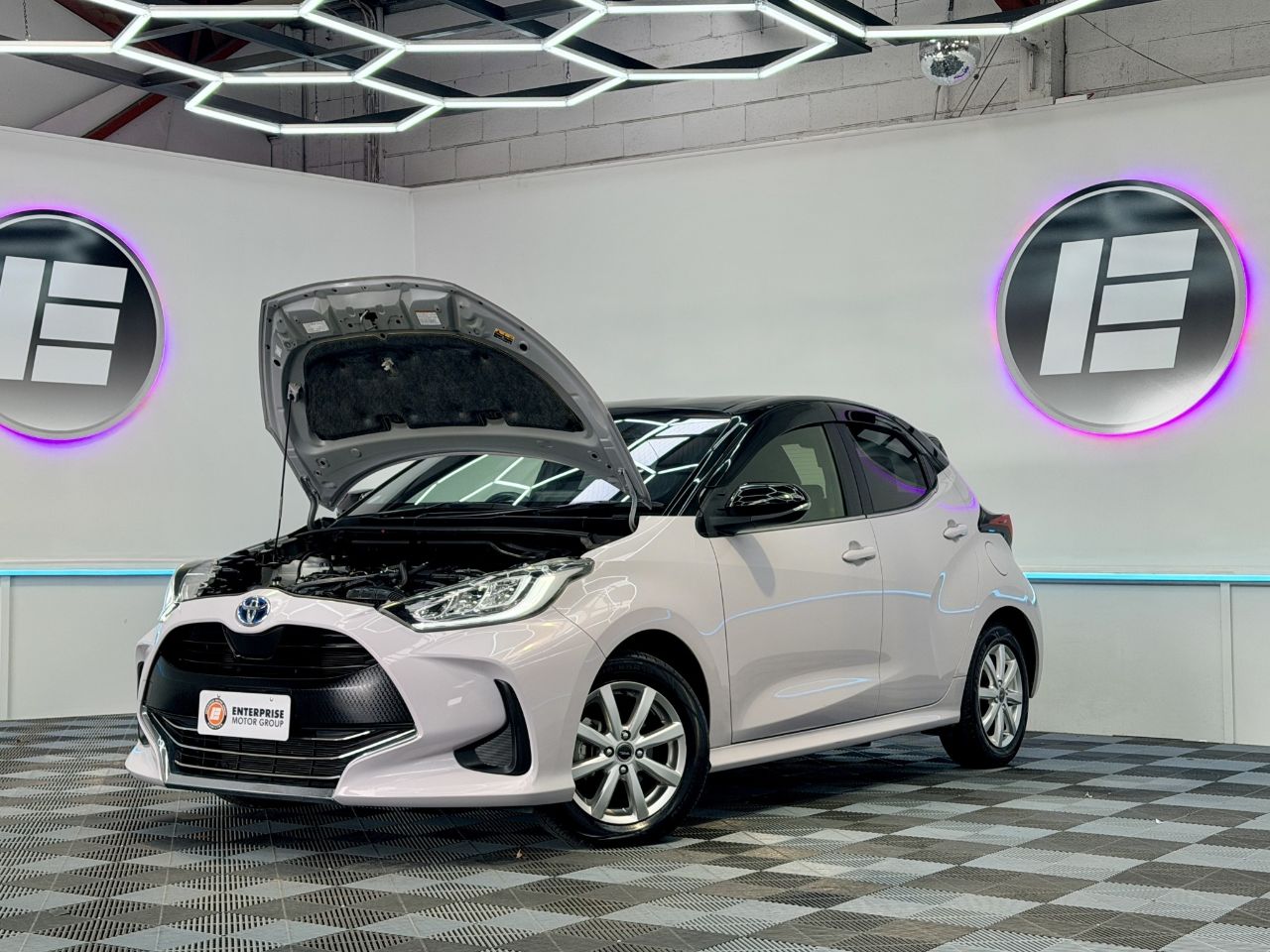 Vehicle image 3