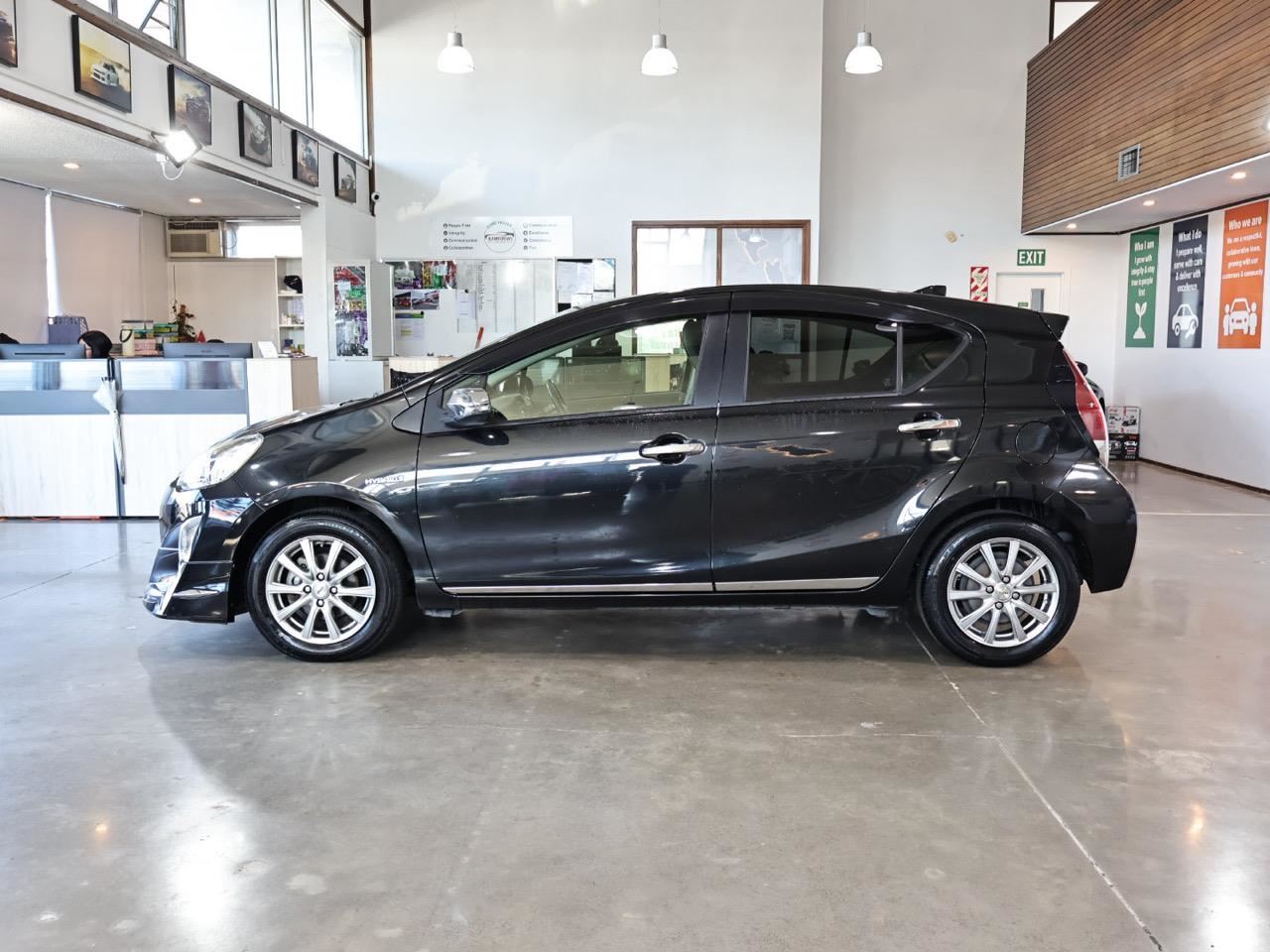 Vehicle image 5