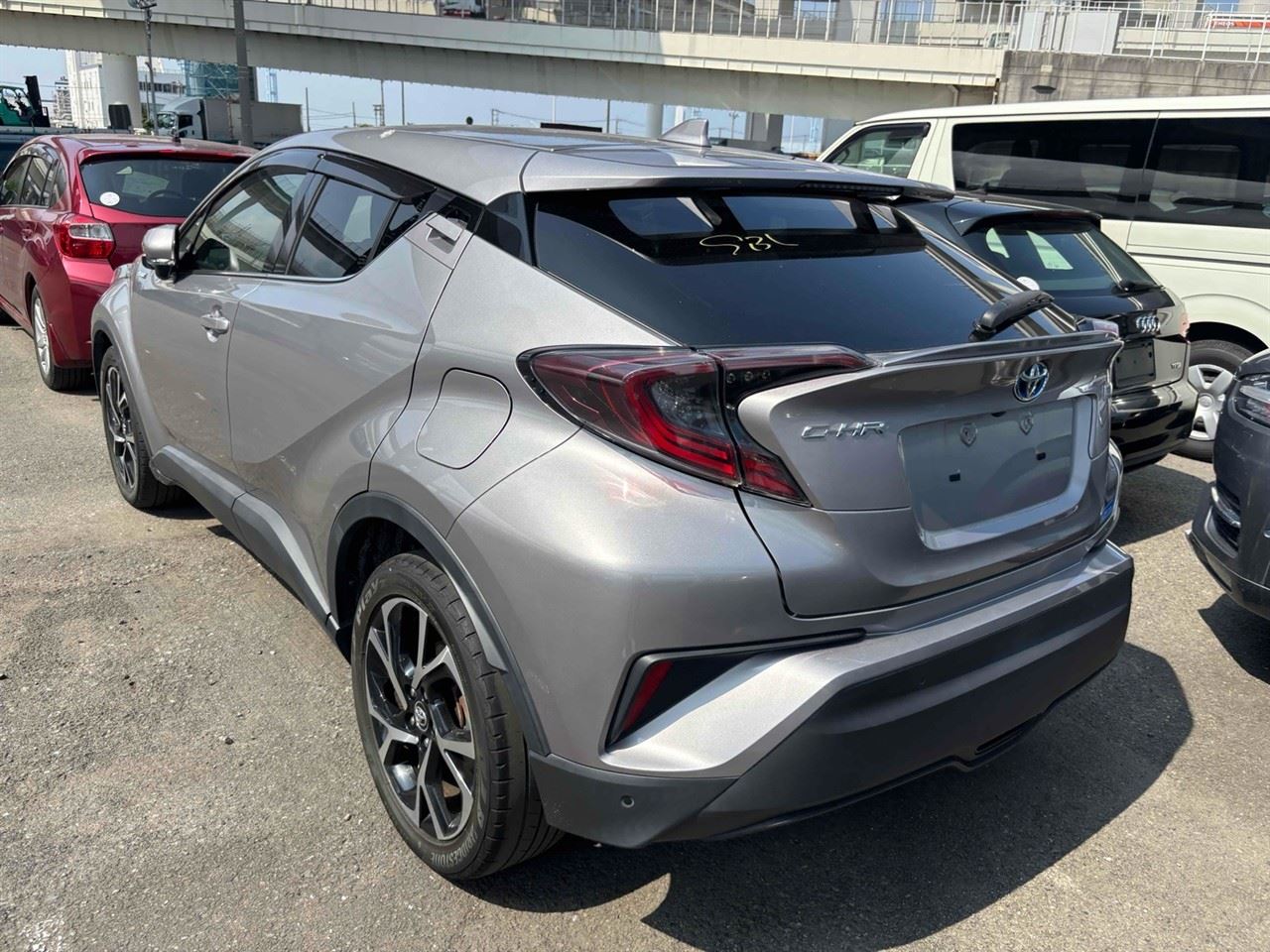 Vehicle image 4