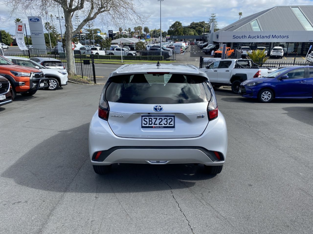 Vehicle image 3