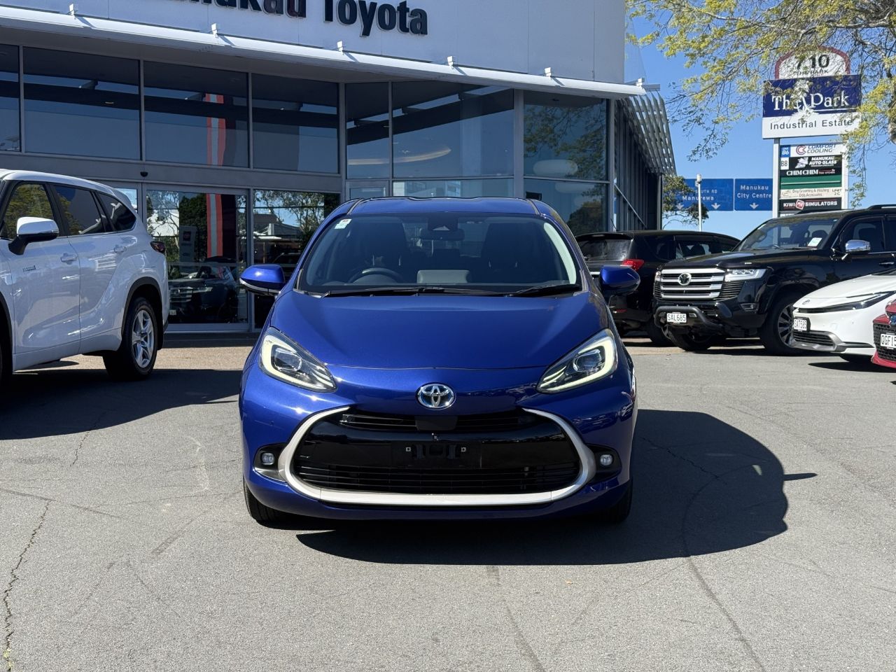 Vehicle image 3