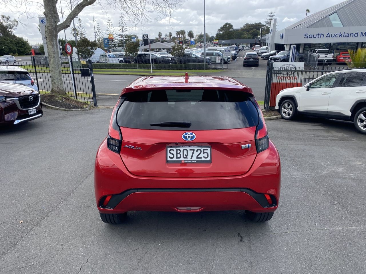 Vehicle image 3