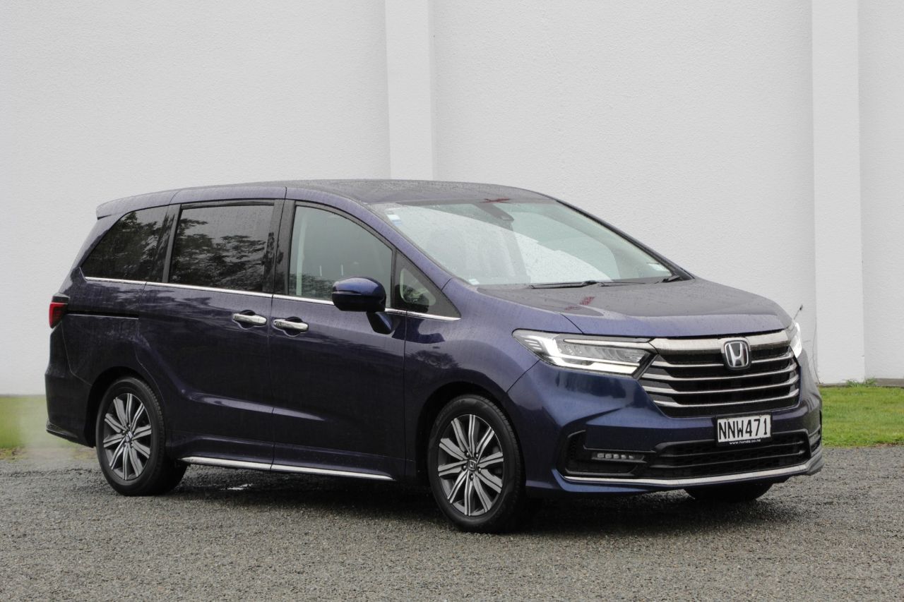 Vehicle image 3