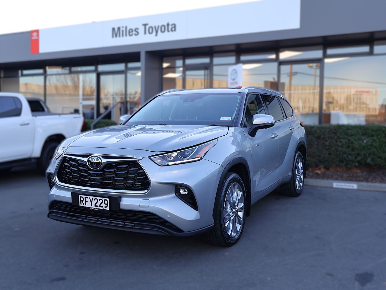 Vehicle image 3