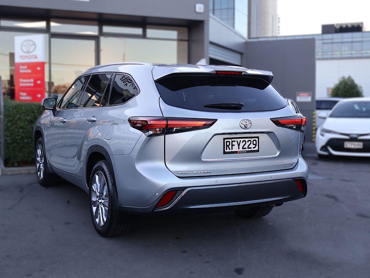 Vehicle image 5