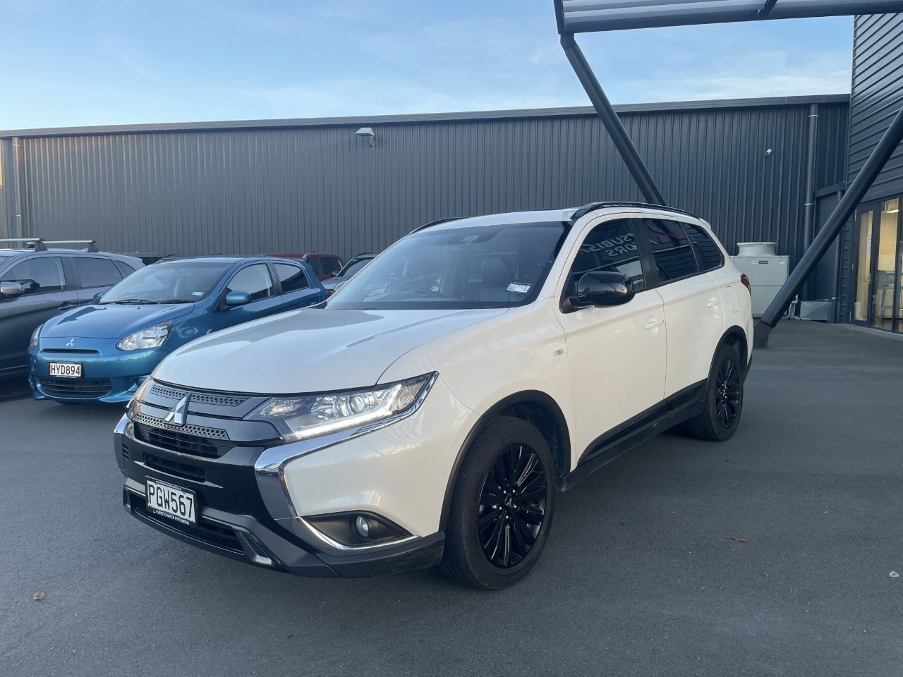 Vehicle image 5