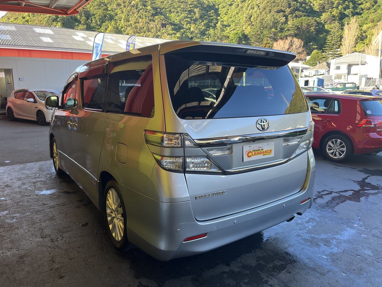 Vehicle image 4