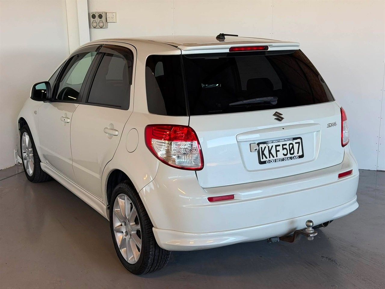 Vehicle image 4