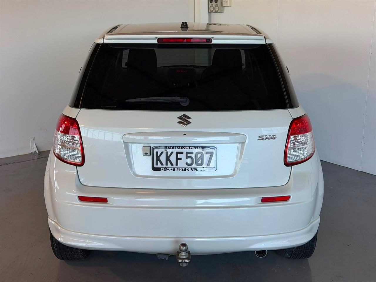 Vehicle image 5