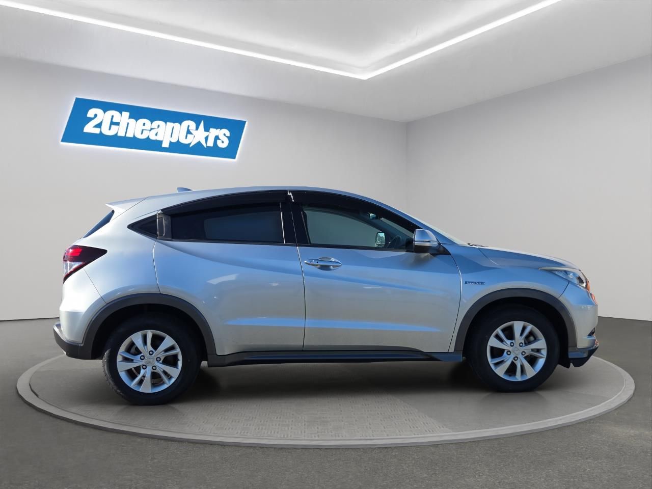 Vehicle image 4