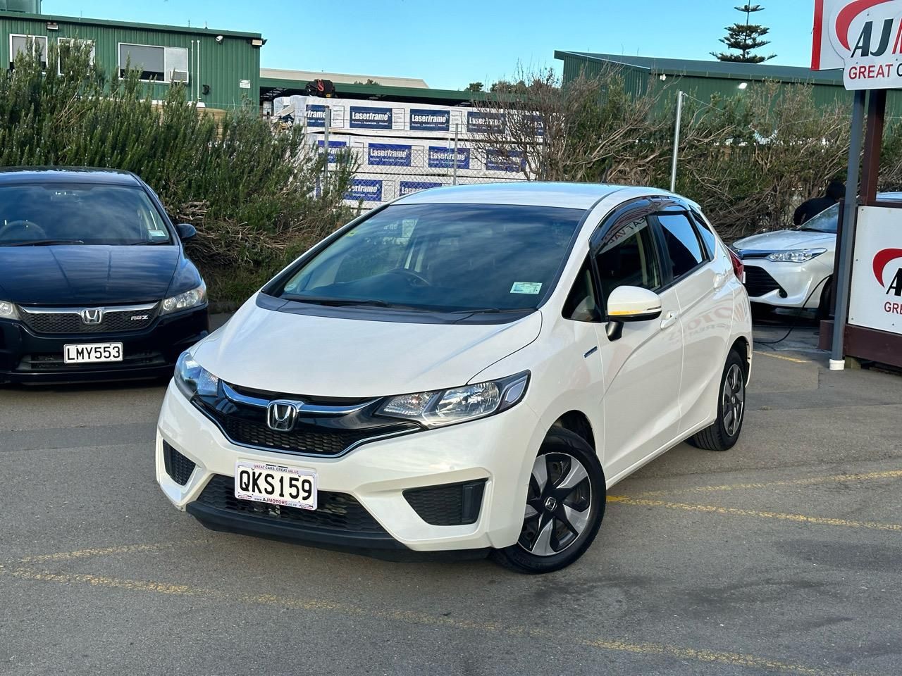Vehicle image 3