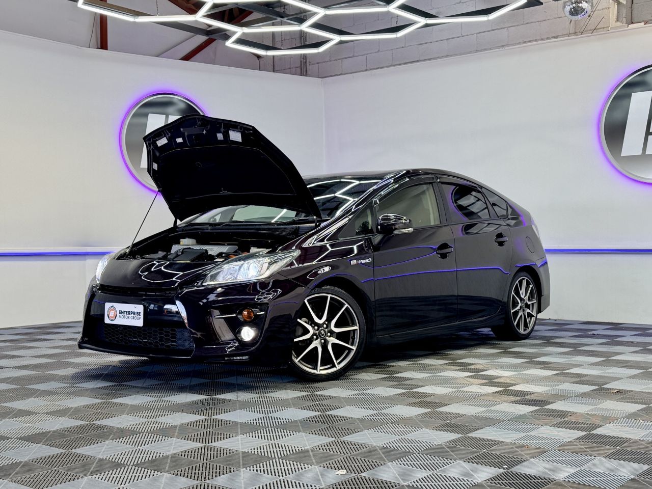 Vehicle image 3