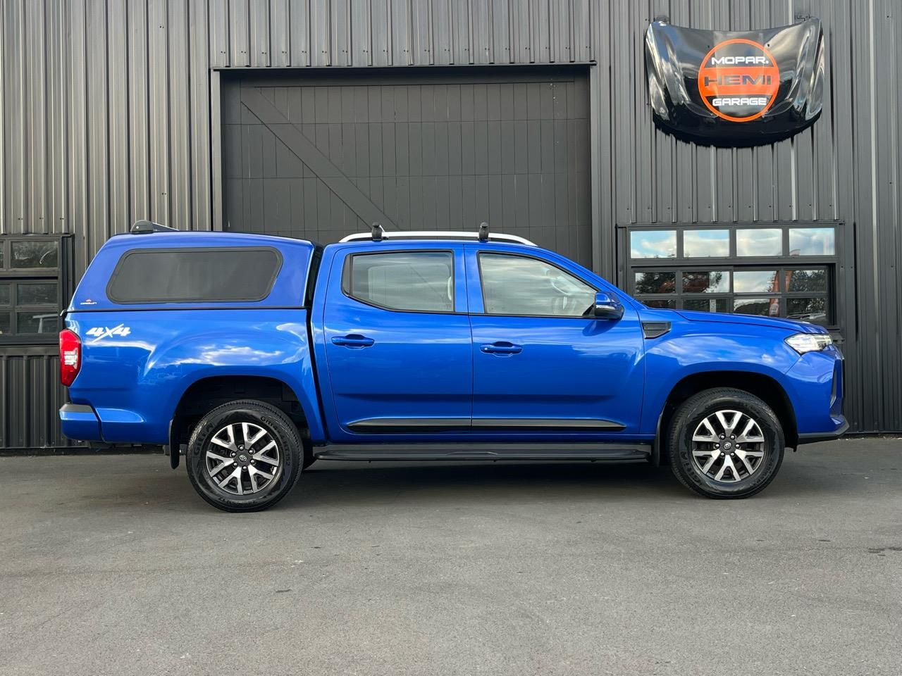 Vehicle image 3