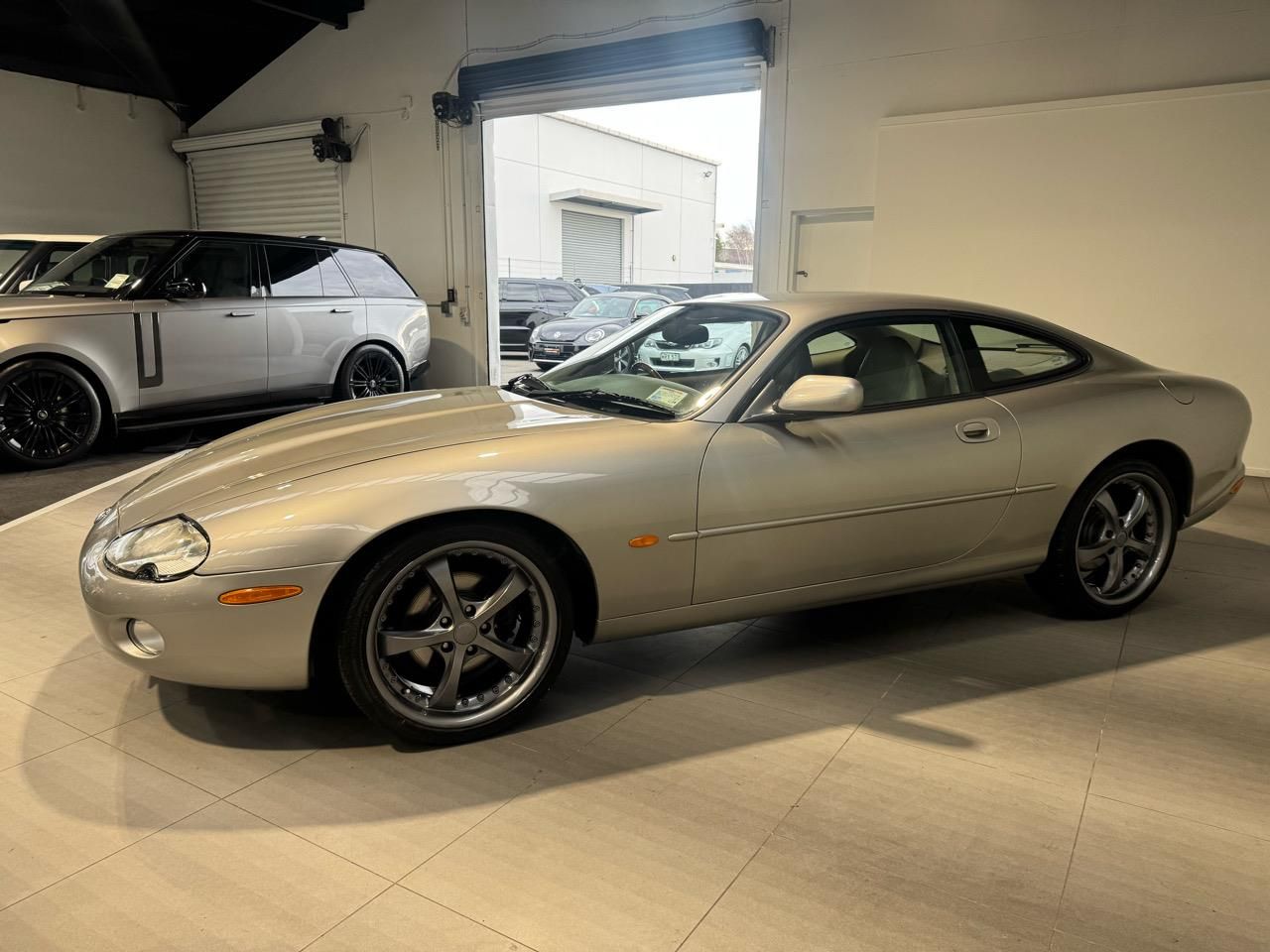 Vehicle image 3
