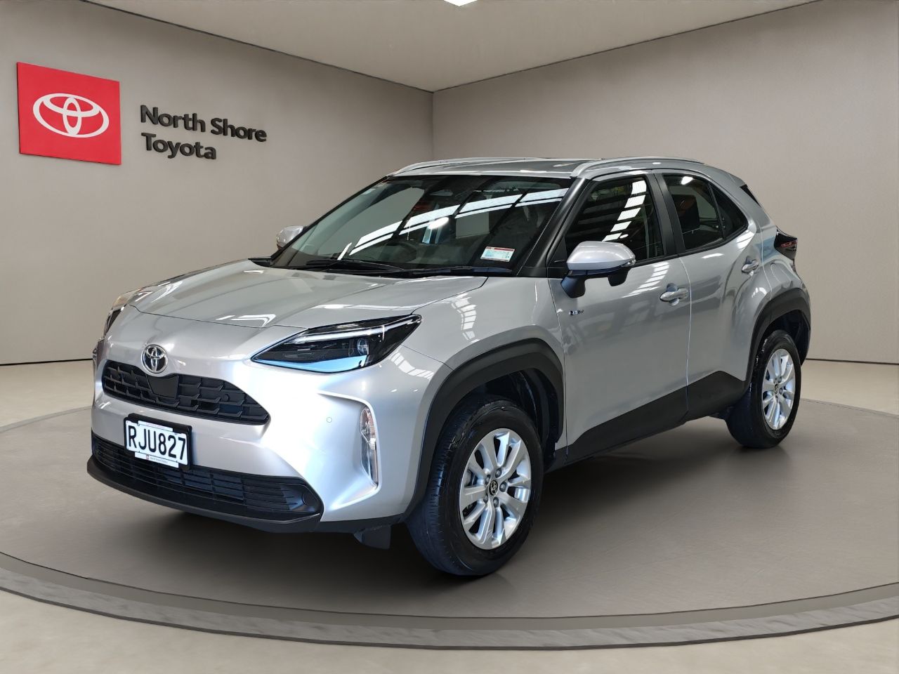 Vehicle image 3