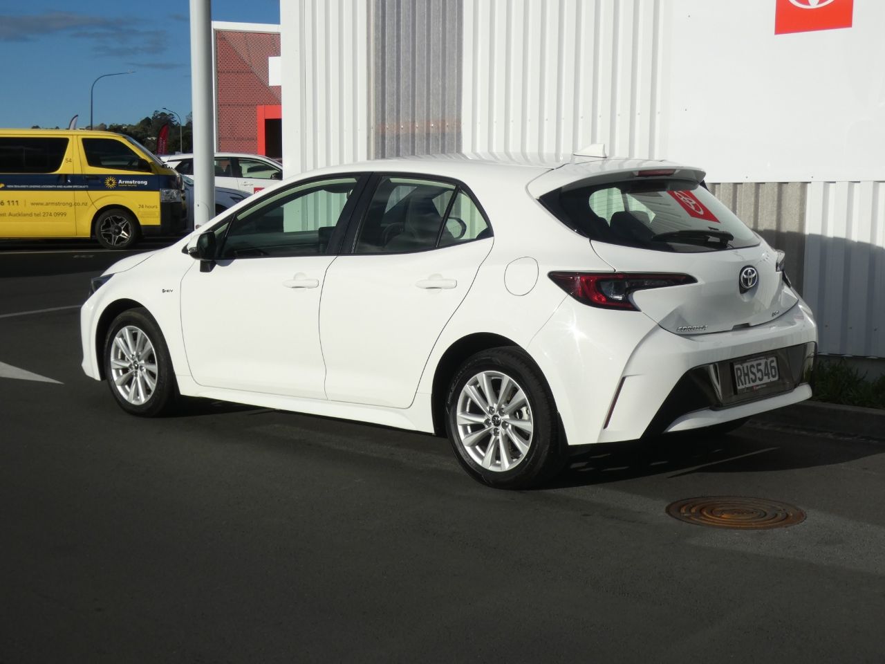 Vehicle image 5