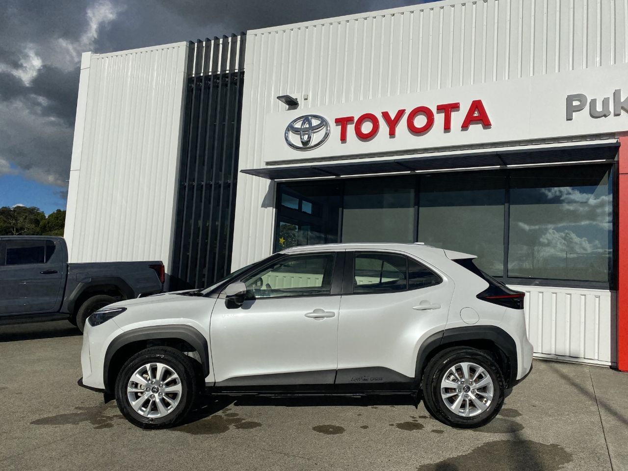 Vehicle image 2