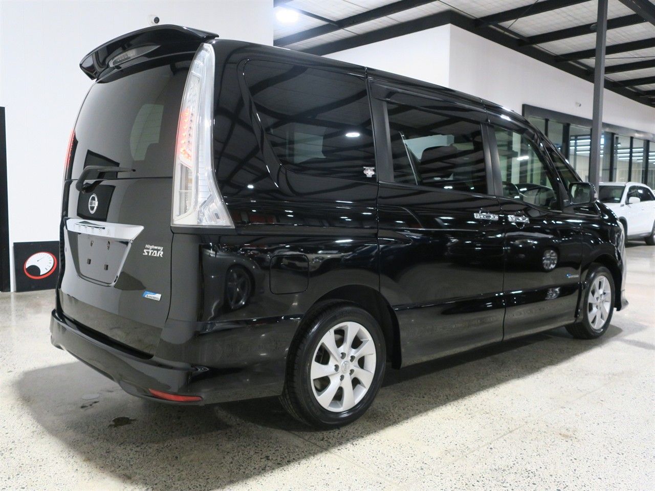 Vehicle image 3