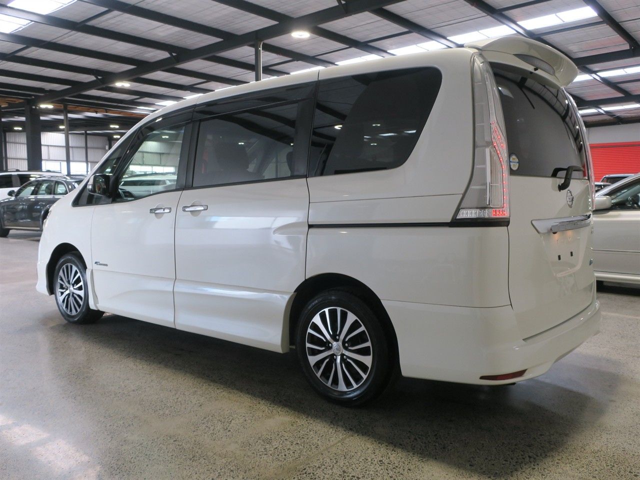Vehicle image 4