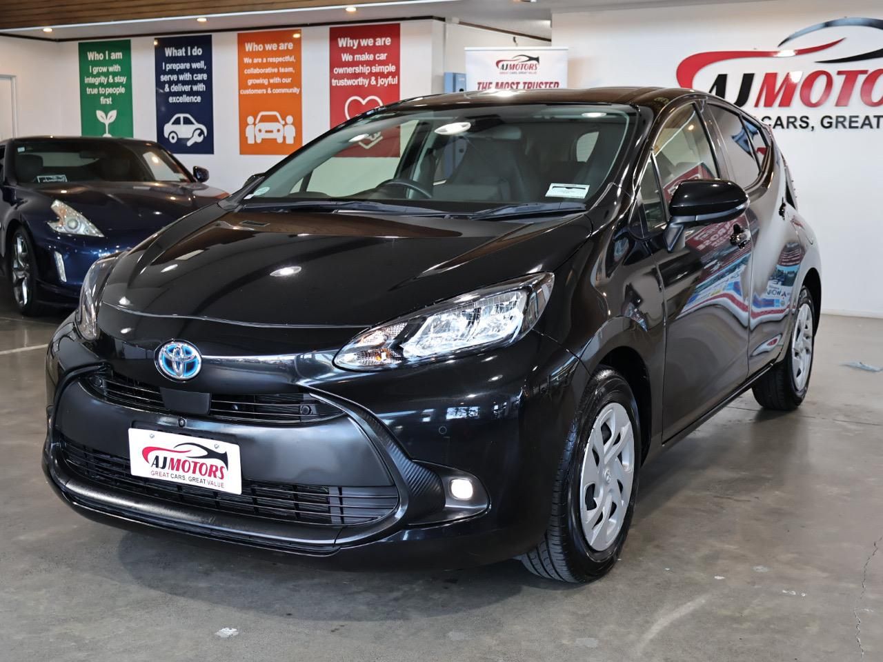 Vehicle image 3
