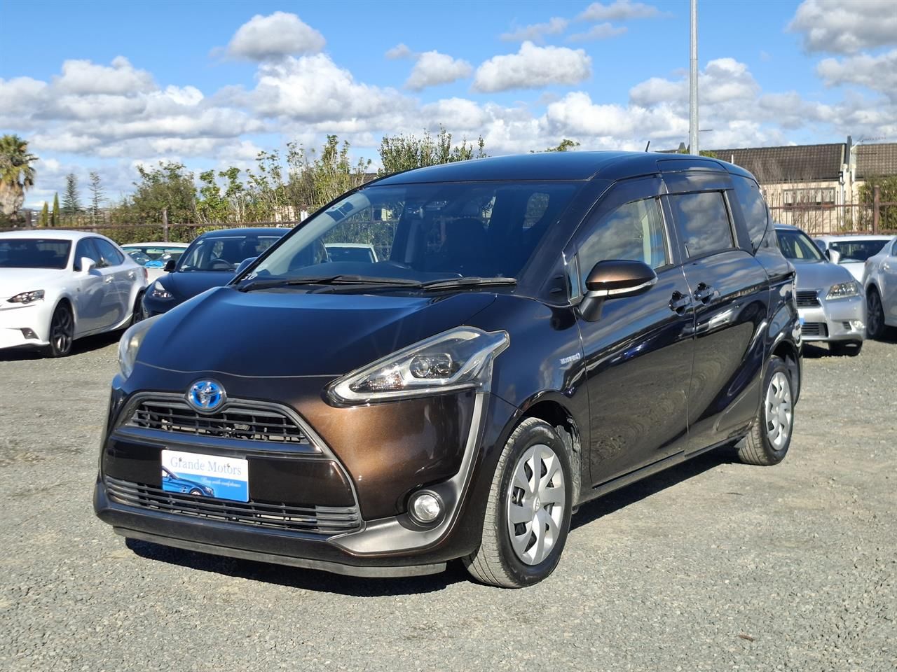 Vehicle image 3