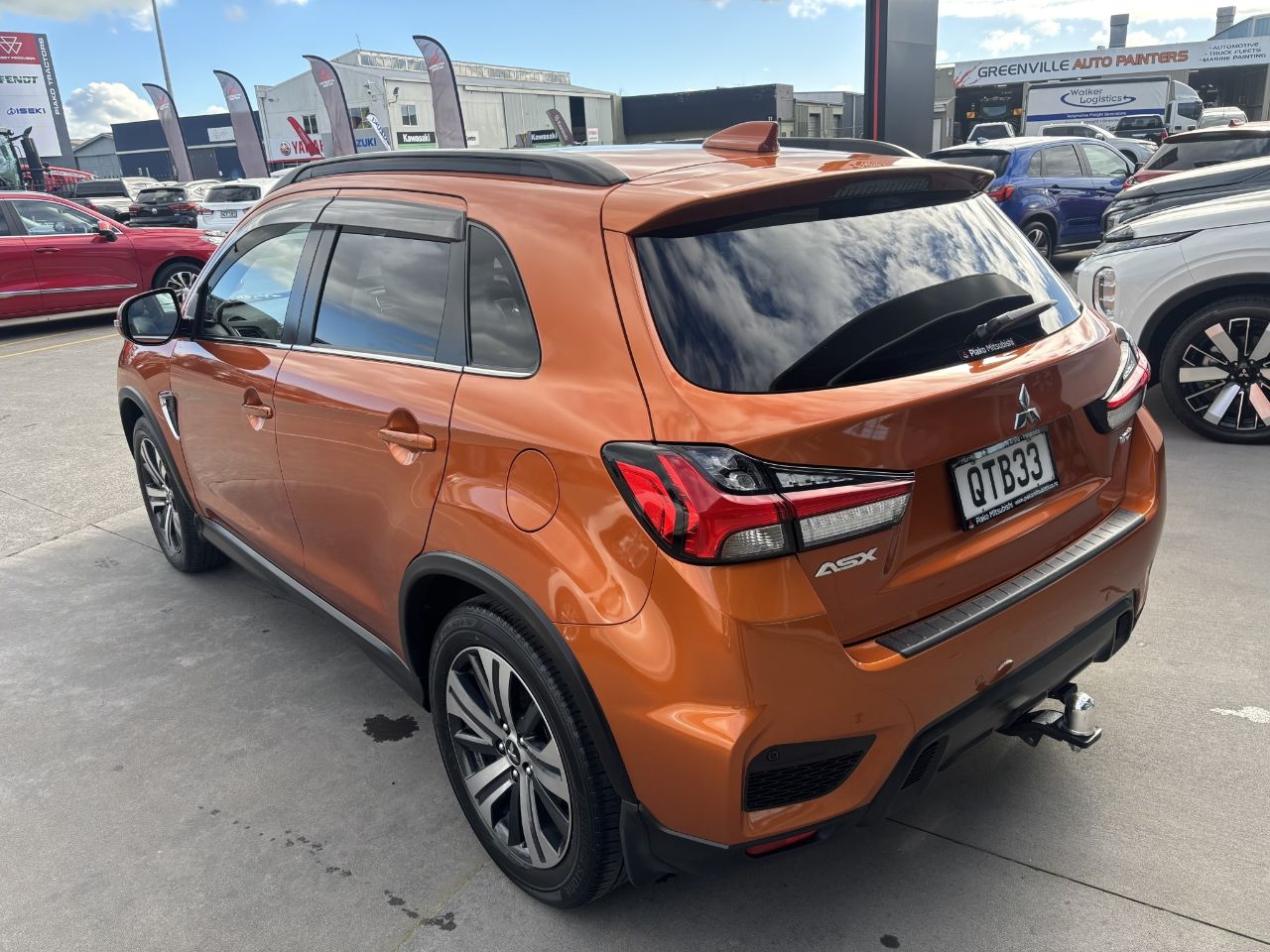 Vehicle image 5
