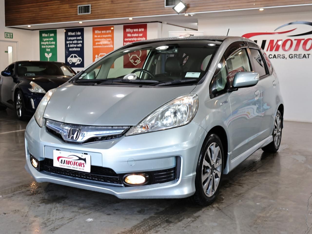 Vehicle image 3