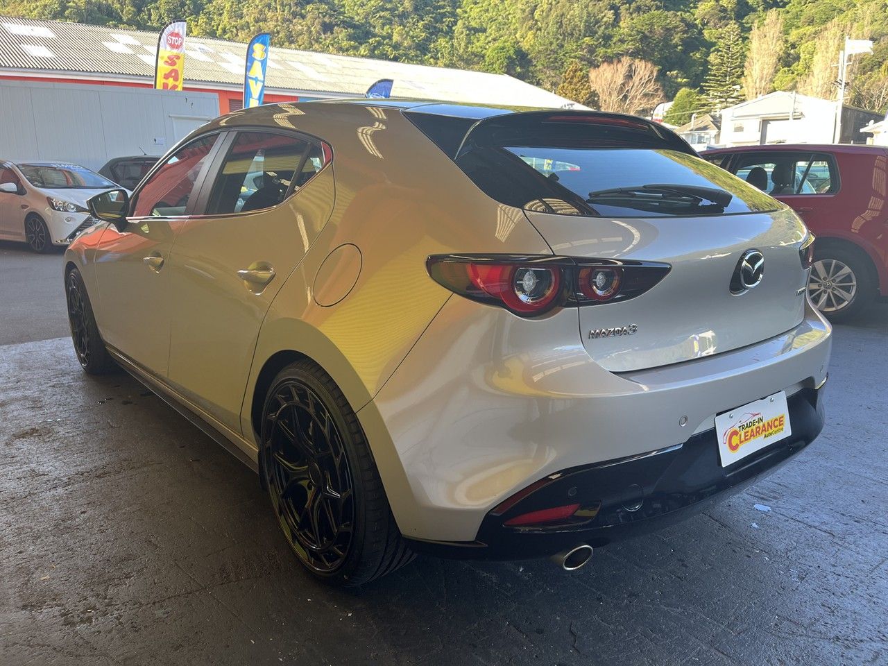 Vehicle image 4