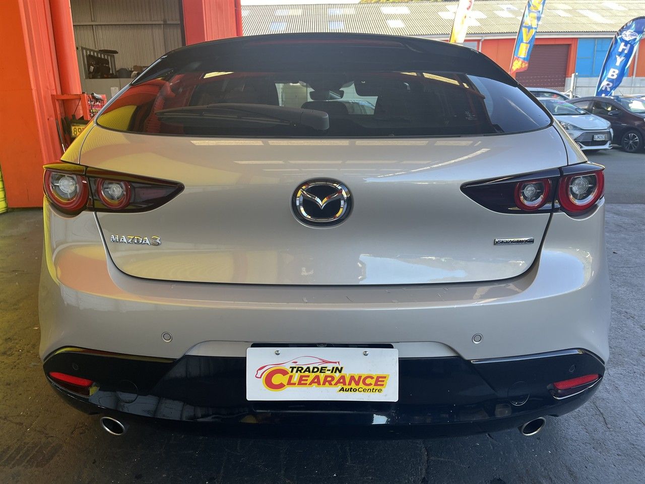 Vehicle image 5