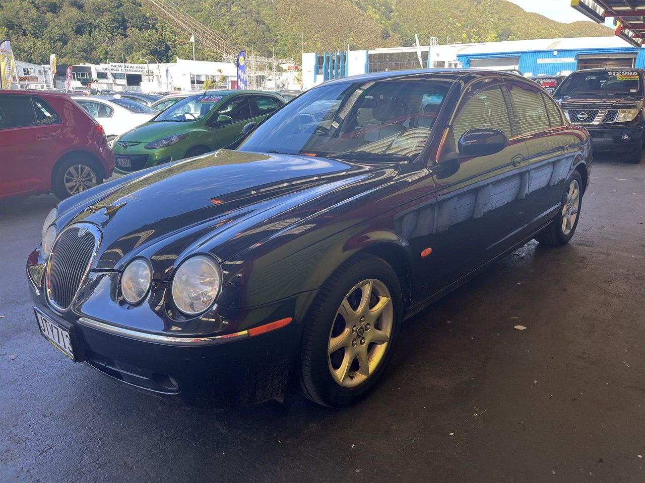Vehicle image 3