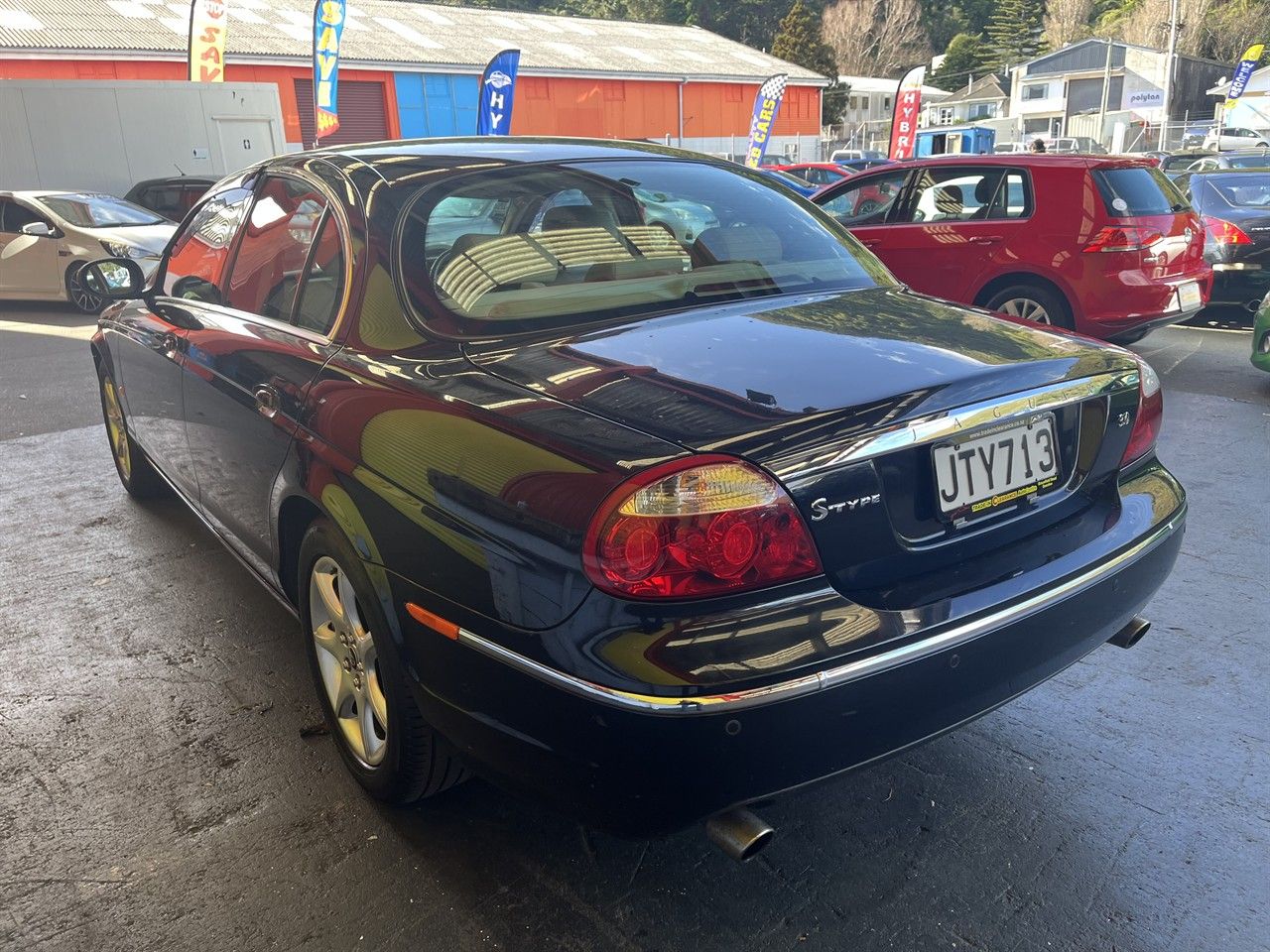Vehicle image 4