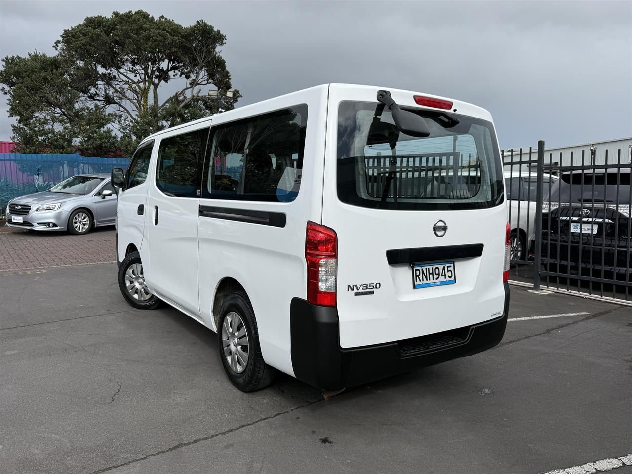 Vehicle image 4
