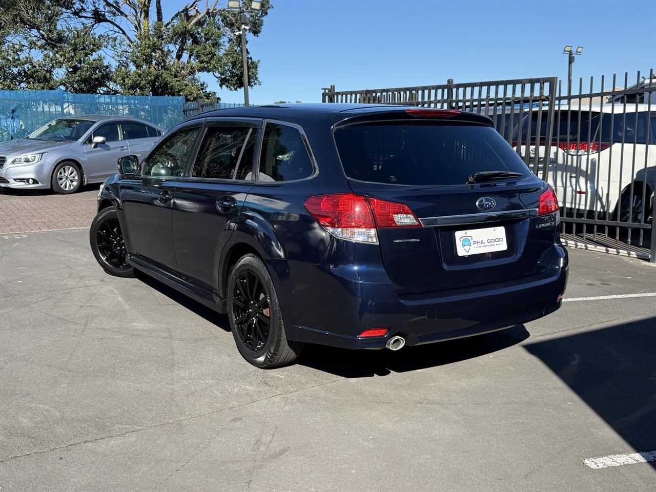Vehicle image 4