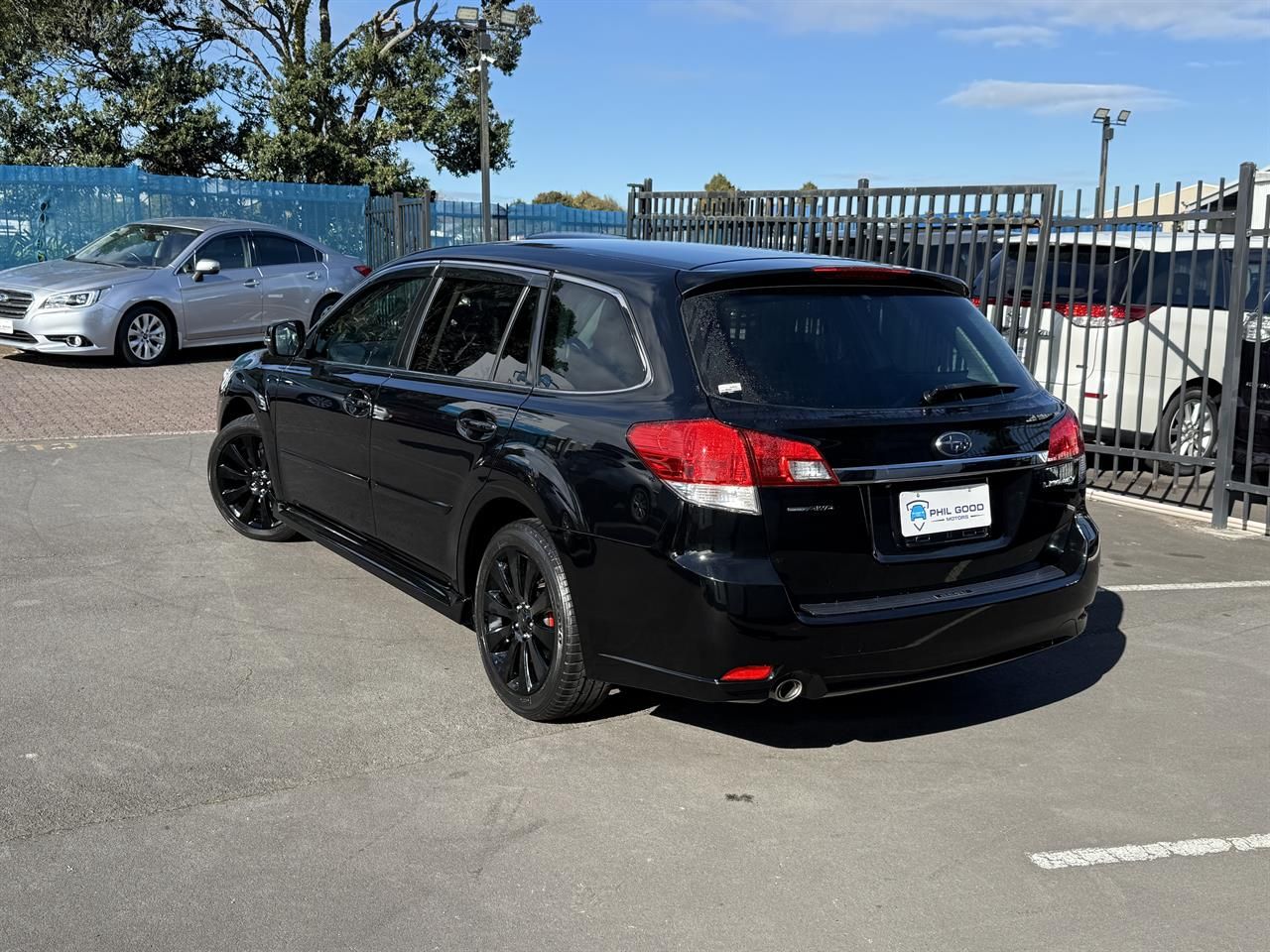 Vehicle image 4