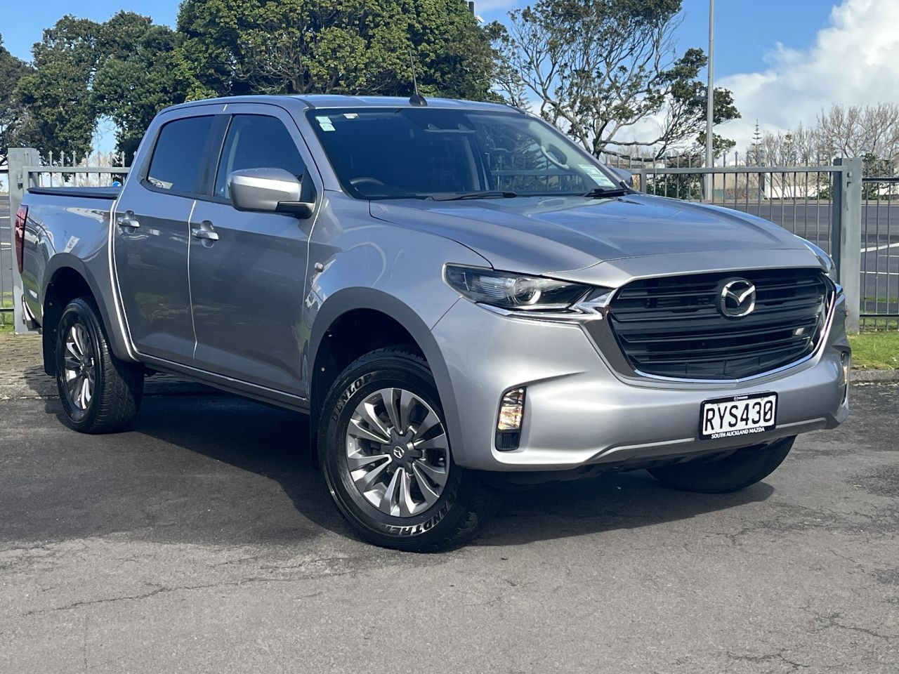 Vehicle image 3