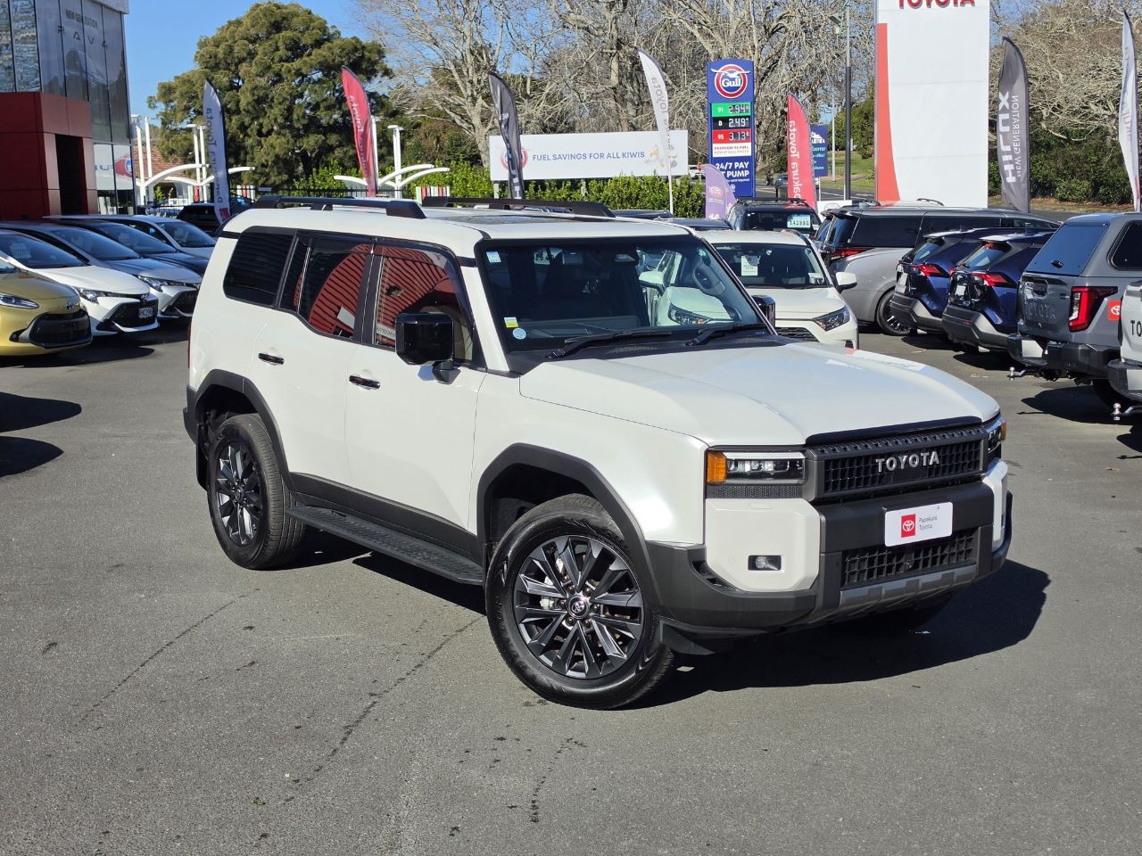 Vehicle image 5