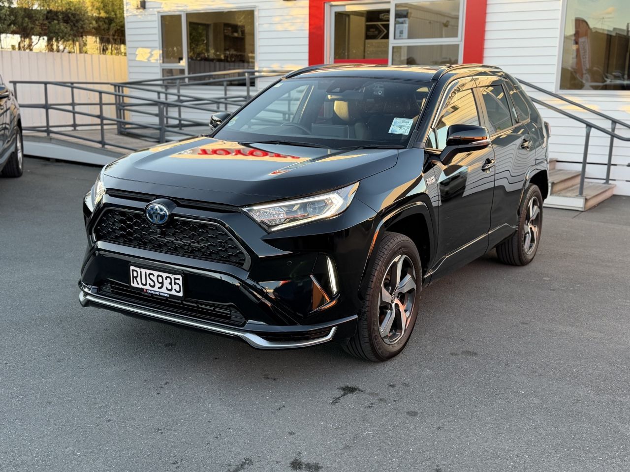 Vehicle image 5