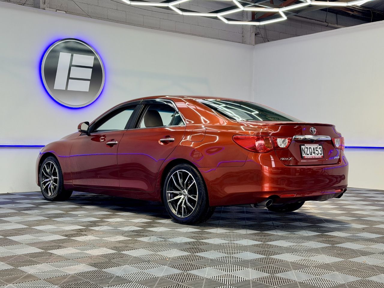 Vehicle image 5