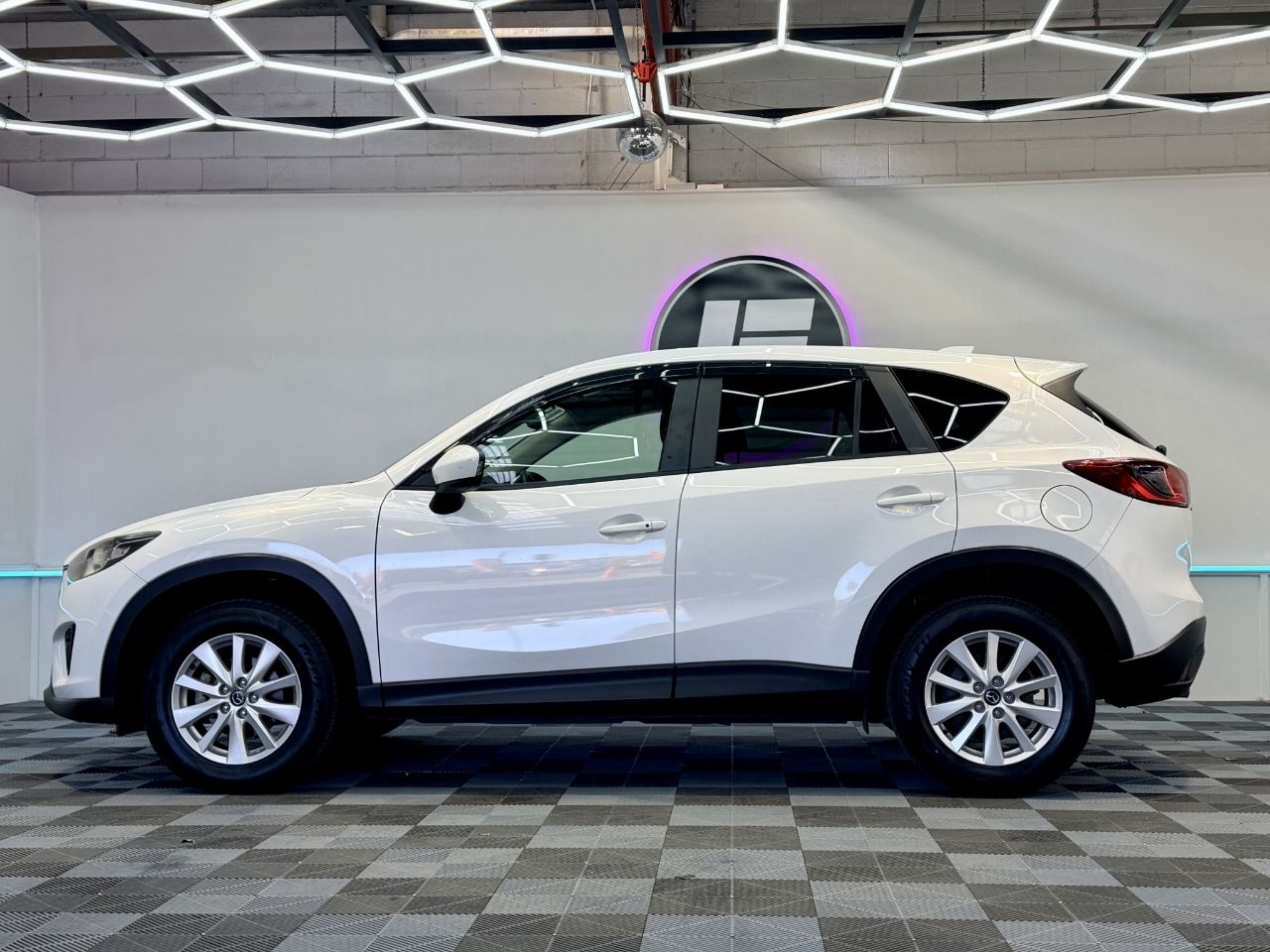 Vehicle image 5