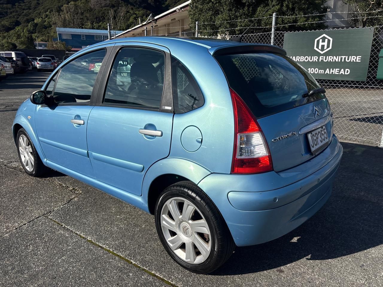Vehicle image 3