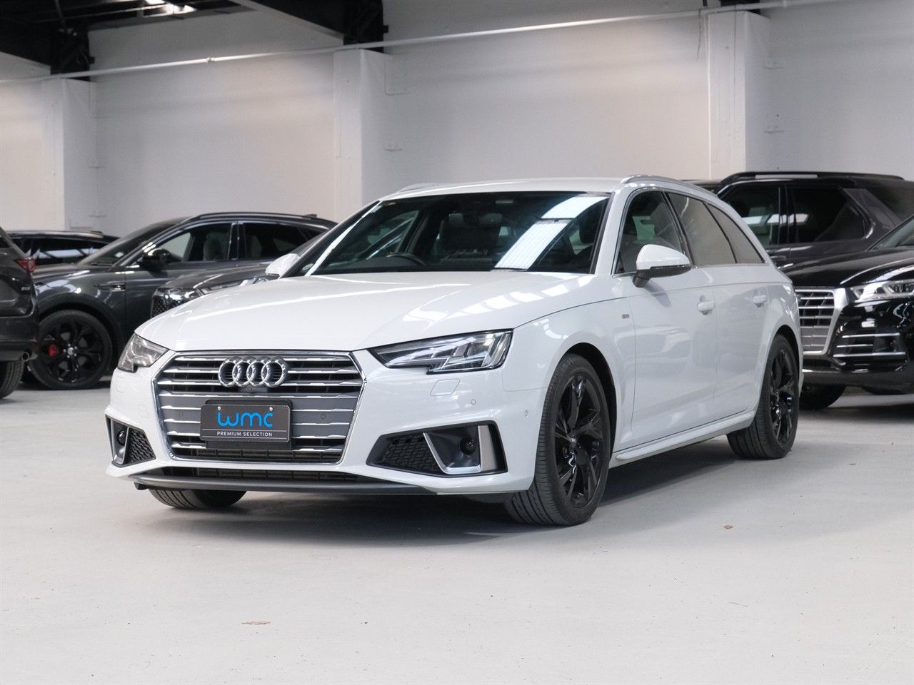 Vehicle image 4