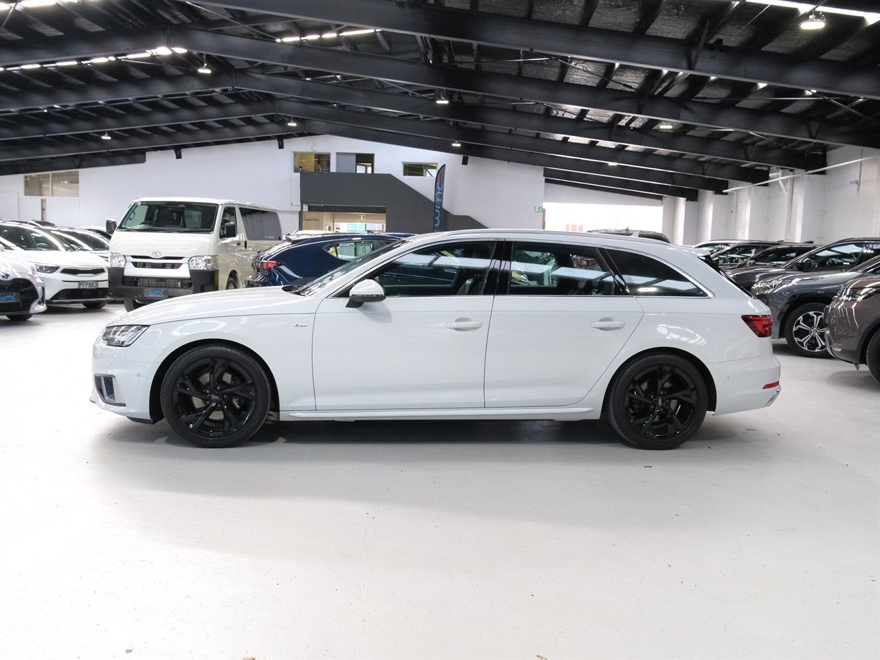 Vehicle image 5