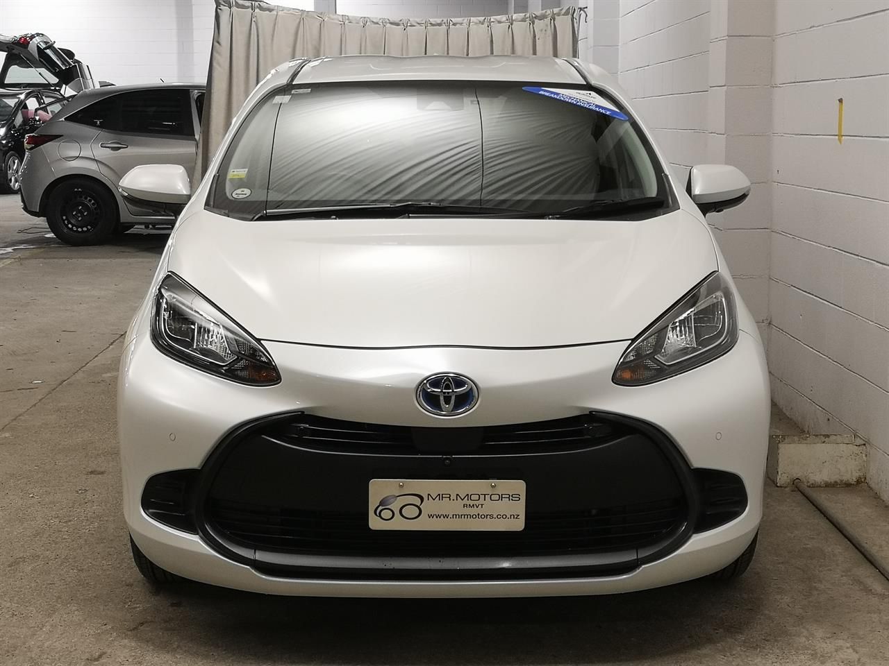 Vehicle image 4