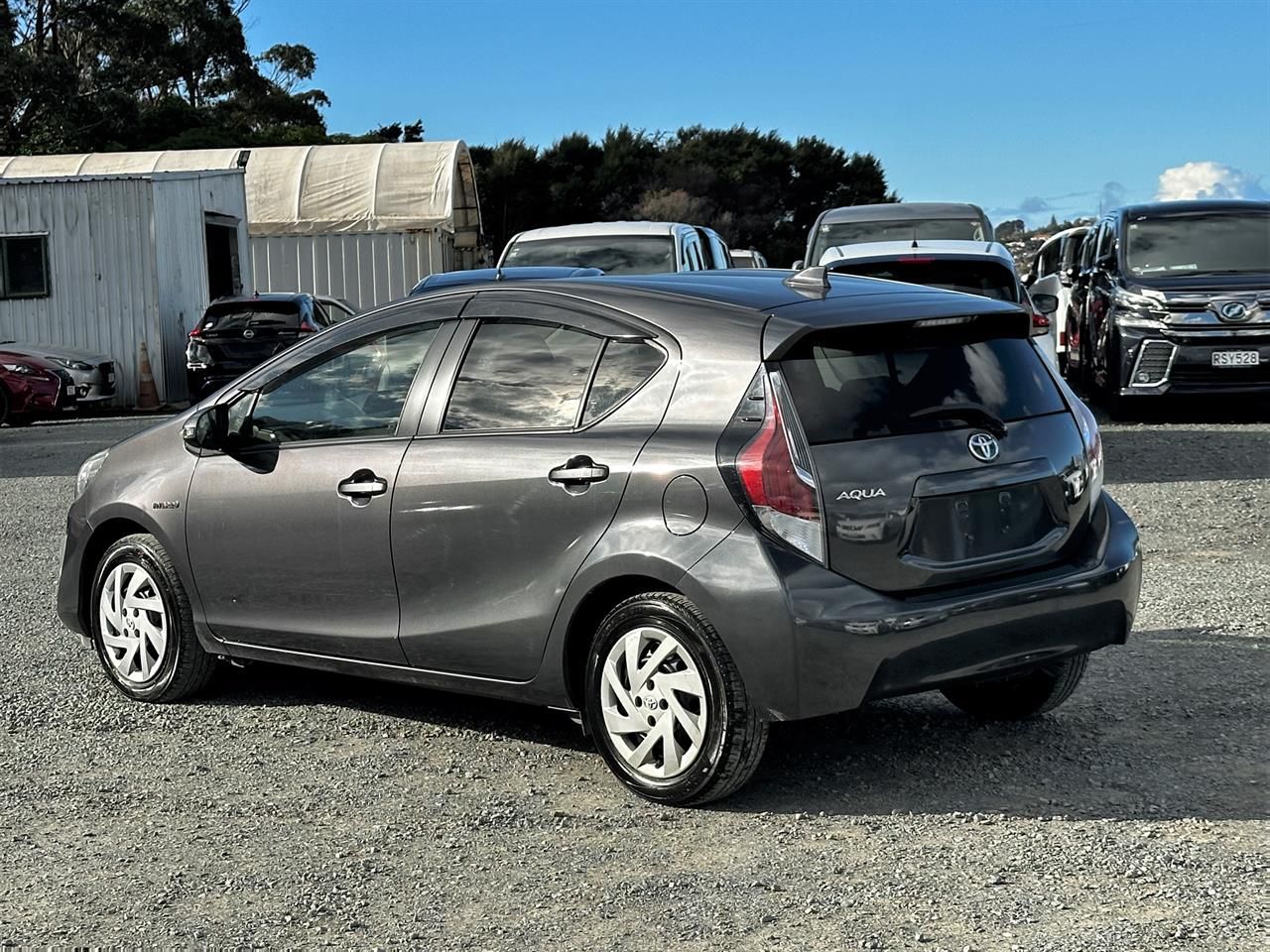 Vehicle image 5