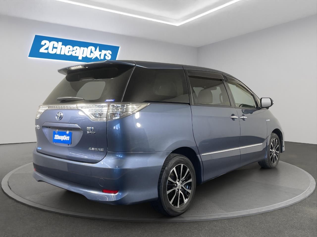 Vehicle image 5