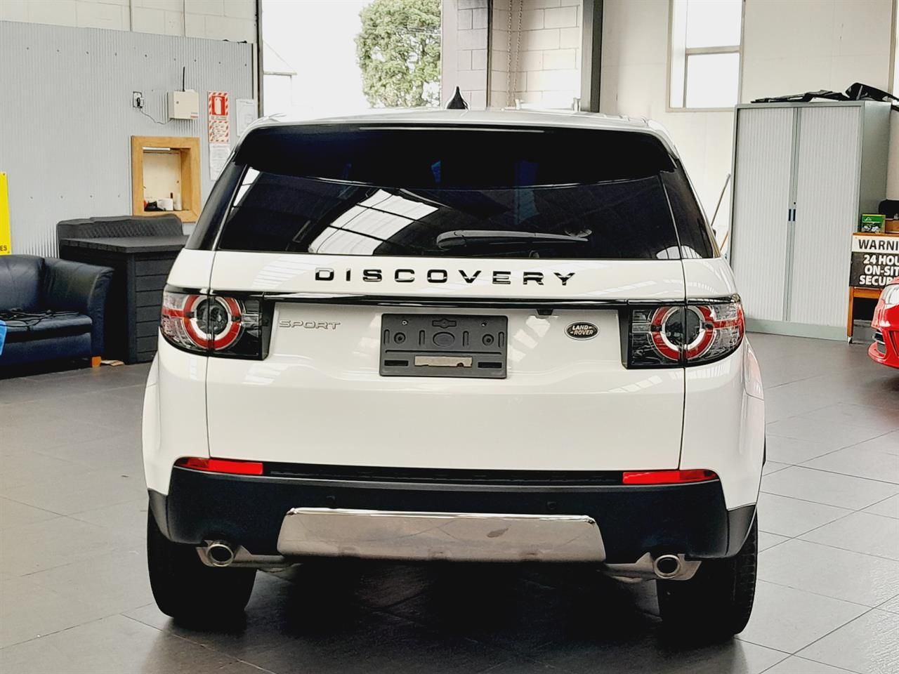 Vehicle image 4