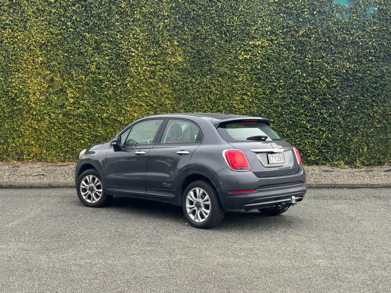 Vehicle image 5