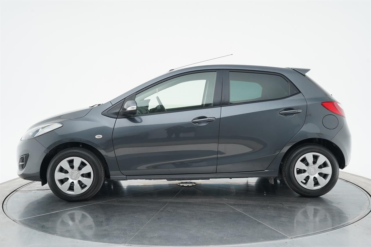 Vehicle image 4